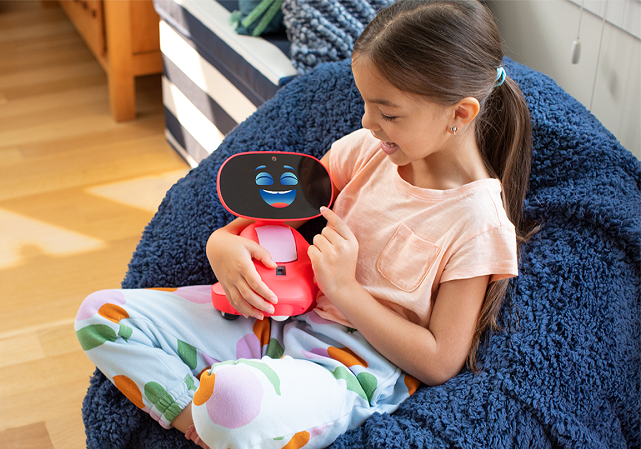 چگونه بازیهای تخیلی میتوانند خلاقیت کودکان را تقویت کنند