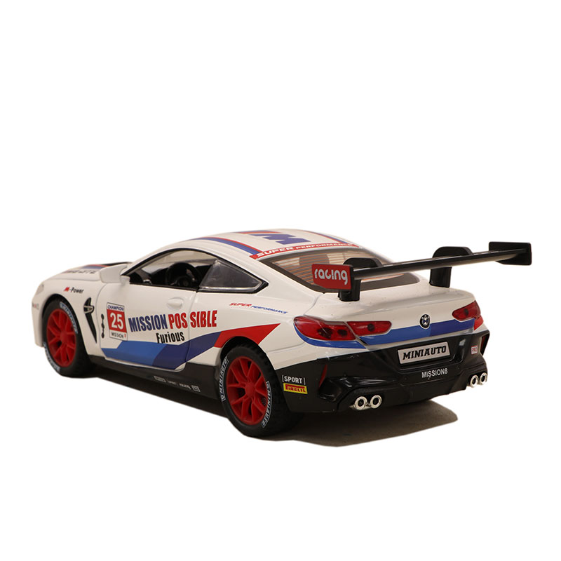 ماشین فلزی BMW M8 اسپرت ماشین فلزی BMW M8 اسپرت