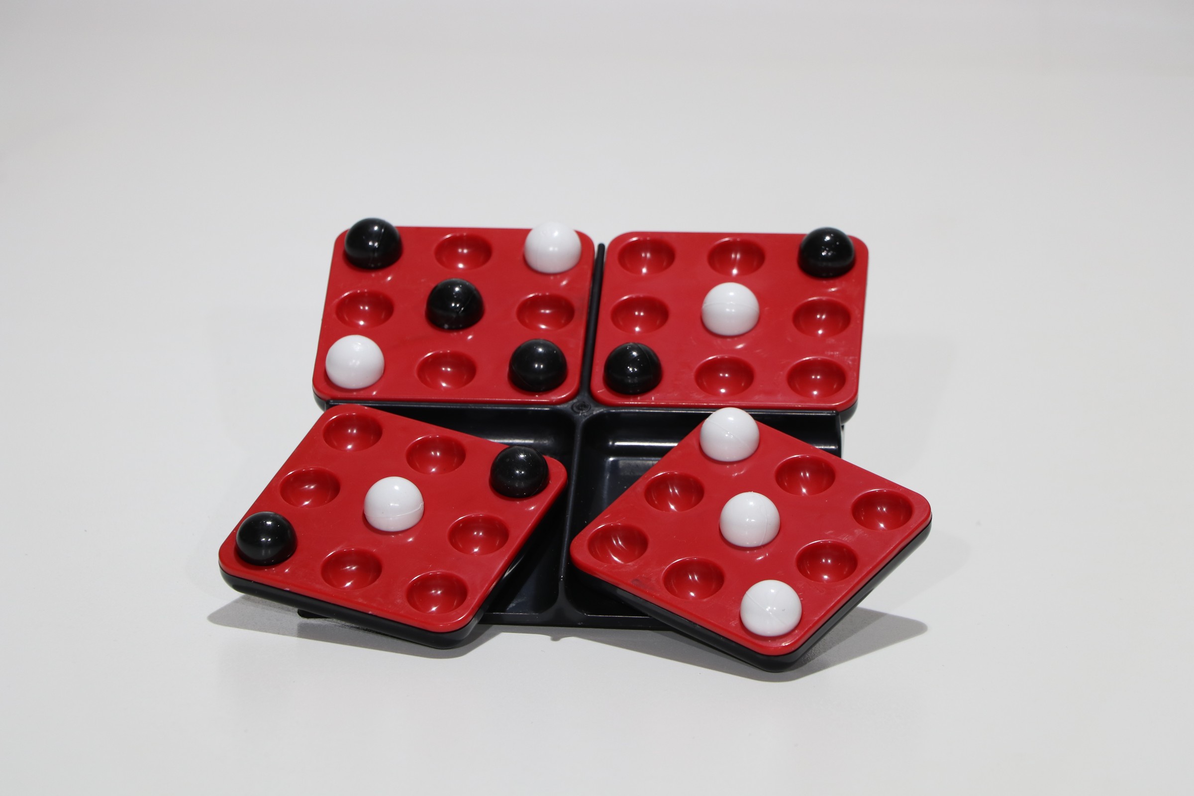 بازی فکری پنتاگو قرمز red بازی فکری پنتاگو قرمز red