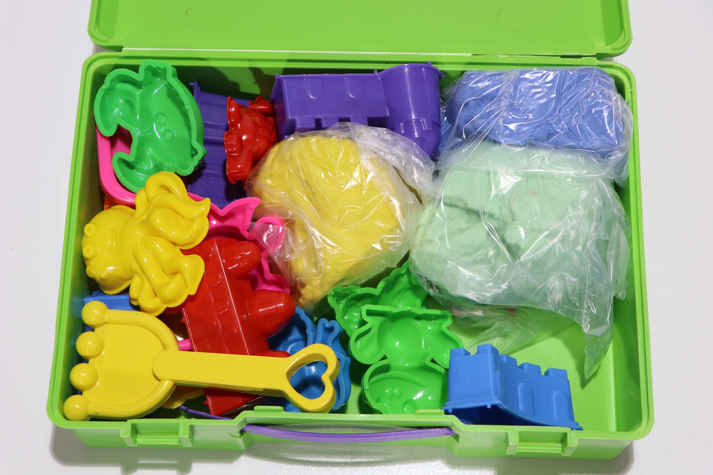 سطل شن ارژنگ چمداني 1/5 کيلو سطل شن ارژنگ چمداني 1/5 کيلو