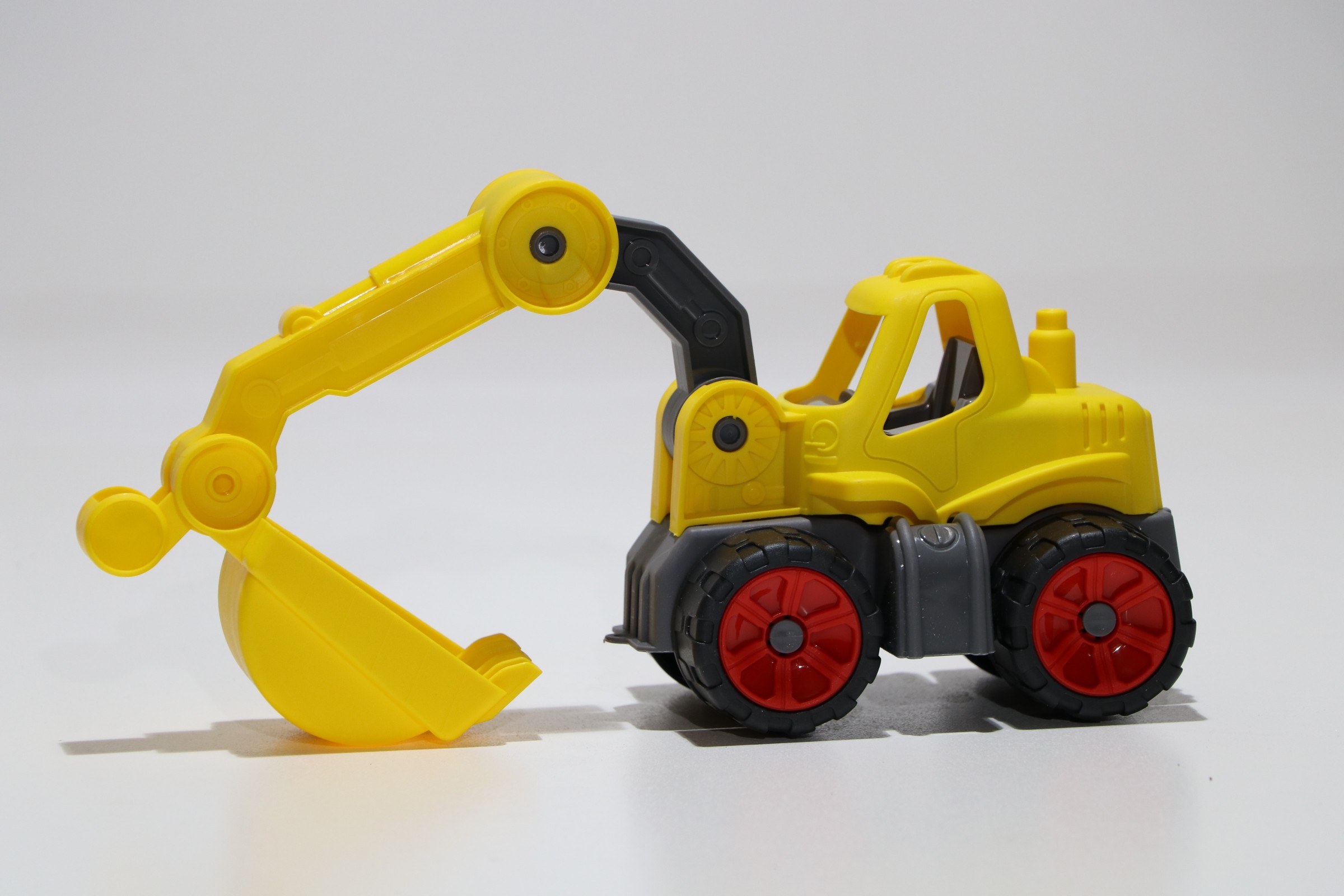 بیل مکانیکی کوچک کیوان تویز بیل مکانیکی کوچک کیوان تویز